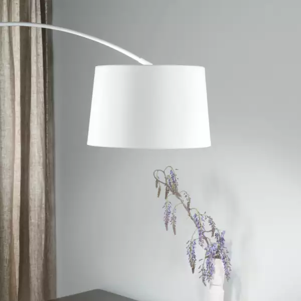 Lampadaire courbé DREAM en métal blanc avec socle en marbre – Image 2