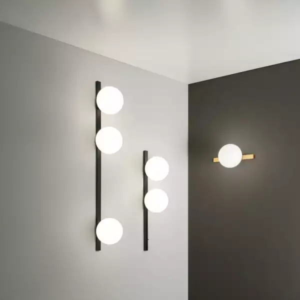 Applique enoire en métal doré avec diffuseur en verre blanc – Image 2