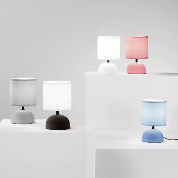 Lampe de table FURORE en céramique rose avec abat-jour en tissu – Image 2