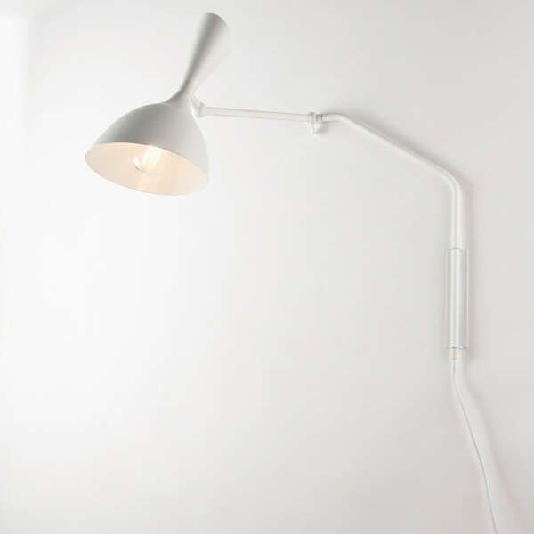 LUCE AMBIENTE E DESIGN Applique MORGAN en métal blanc avec interrupteur et prise (Applique murale / Éclairage intérieur LED)