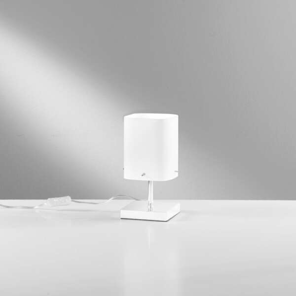 Lampe de table en métal chromé et diffuseur en verre blanc – Image 2