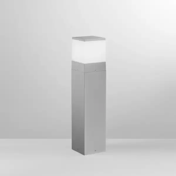 Borne d'extérieur Booster en métal argenté 60 cm. IP65 – Image 2