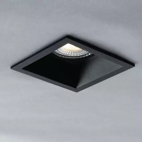 Structure encastrable carrée anti-éblouissante AYRIS en aluminium blanc avec douille GU incluse 8,3 x 8,3 cm – Image 2