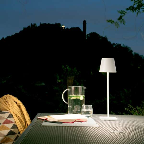 Lampe LED rechargeable DRINK en métal blanc avec variateur de lumière chaude – Image 5