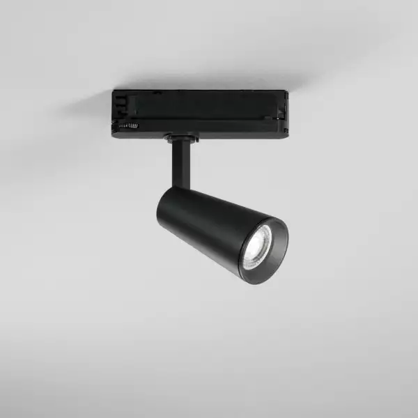 Phare LED KONE noir avec adaptateur triphasé 13W 1300 lumen 3000K (lumière chaude) – Image 2