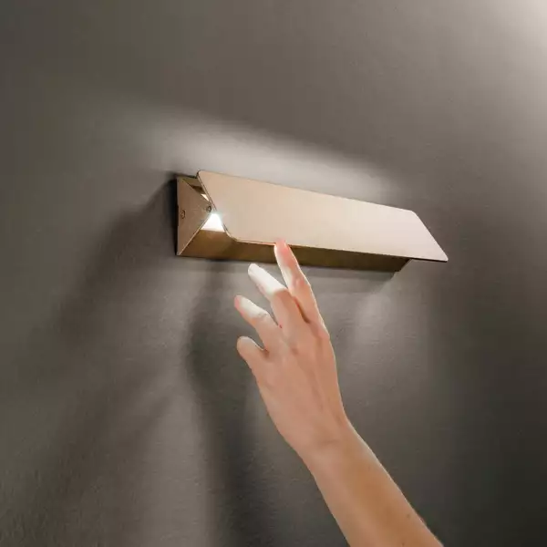 Applique LED aileron 10W en aluminium bronze avec diffuseur orientable – Image 4