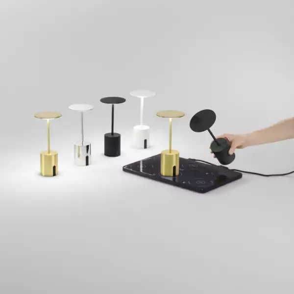 Lampe LED d'extérieur rechargeable LIBERTY en métal doré 2W 3000K avec variateur – Image 5