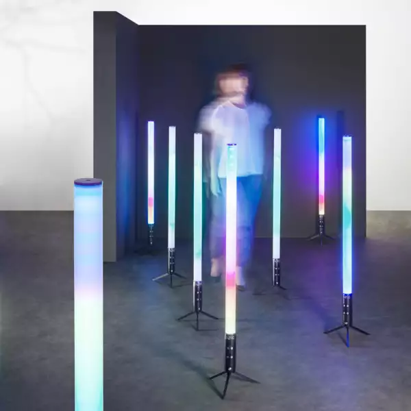 Kit de 8 tubes LED show rechargeables pour événements RGBW avec Wi-Fi – Image 3