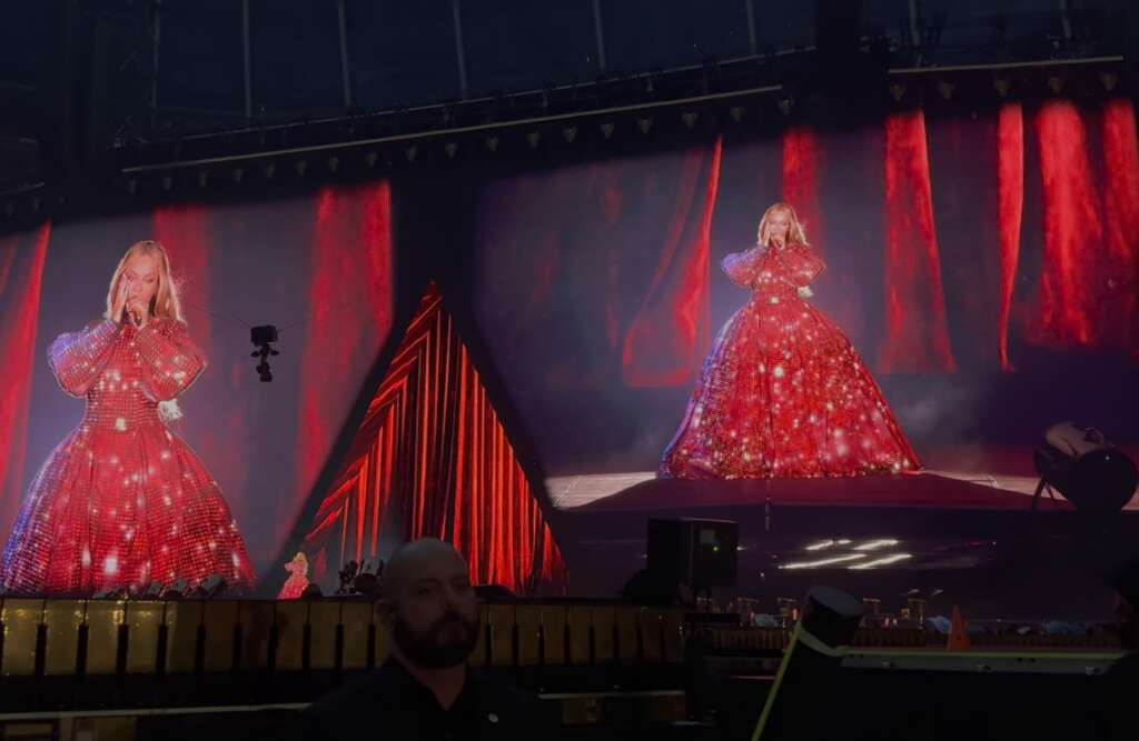 La robe LED de Beyoncé pour